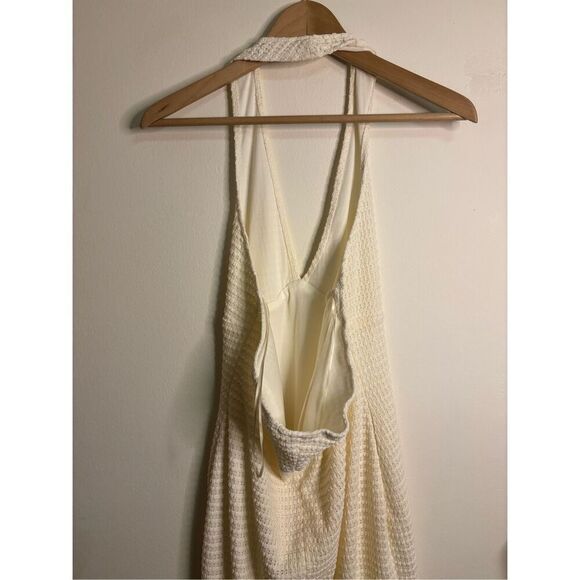 Le Lis Crochet Dress - Picture 5 of 8